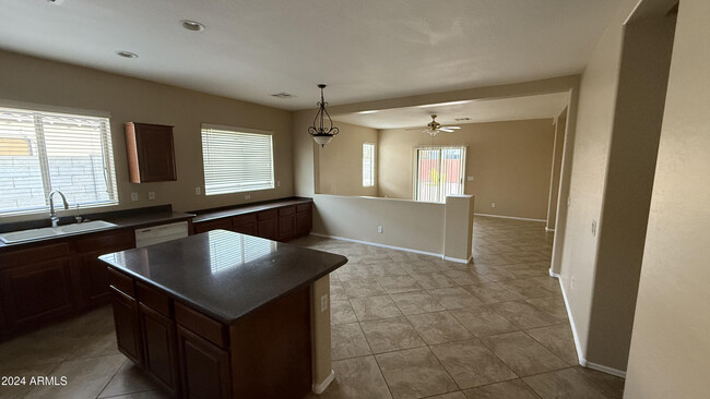 Foto del edificio - 1289 E Cassia Ln