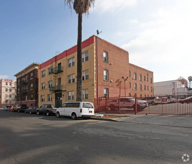 Apartments On Pico