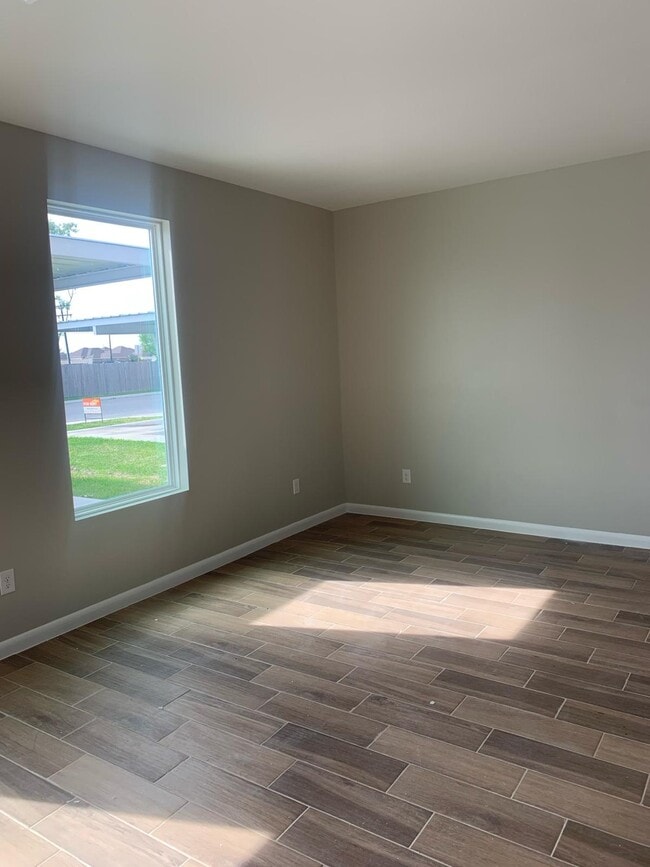 Foto del edificio - 5202 N Crown Pt