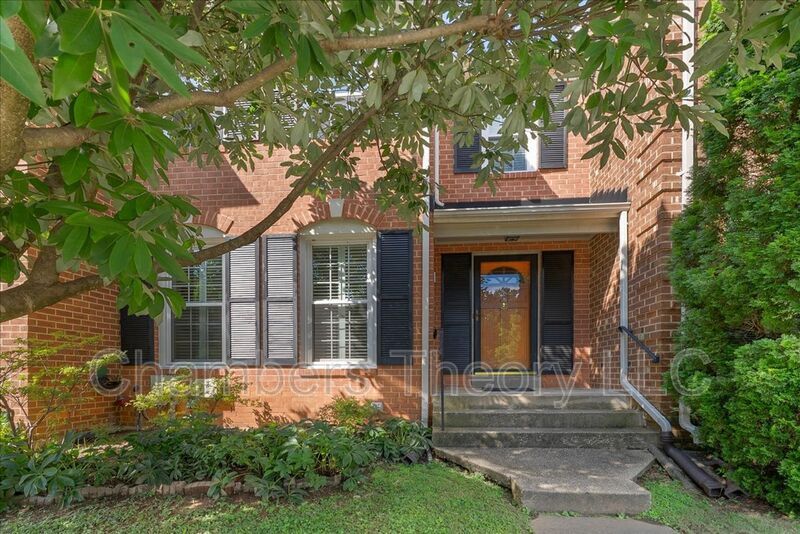 Primary Photo - 7252 Greentree Rd