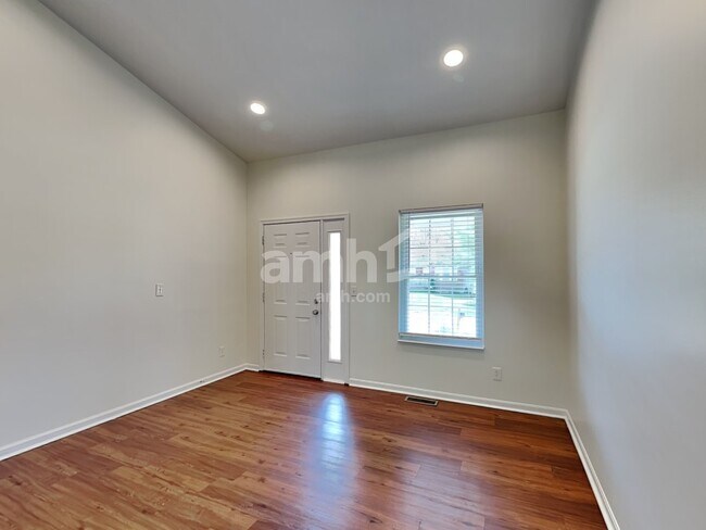 Foto del edificio - 2211 Siesta Dr