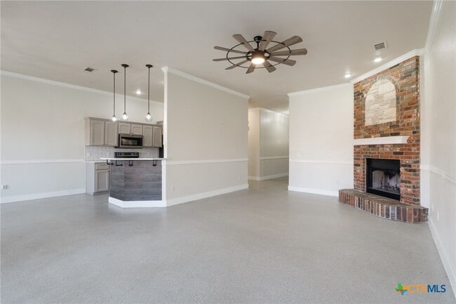 Building Photo - 4501 Chelsea Dr