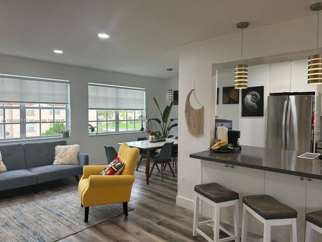 Foto del edificio - 365 SW 86th Ave