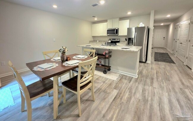 Foto del edificio - 5792 Belmont Stakes Rd