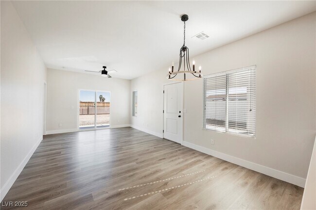 Foto del edificio - 5240 Denning St