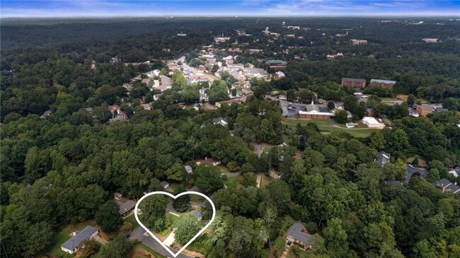 Building Photo - 245 Willow Springs Dr