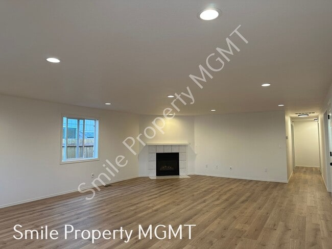 Building Photo - Remodeled Ranch in a Quiet Community