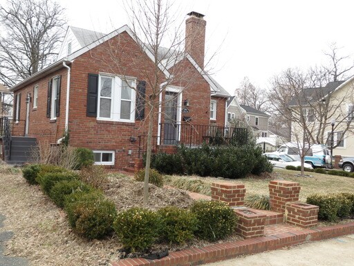 Primary Photo - 600 S Walter Reed Dr