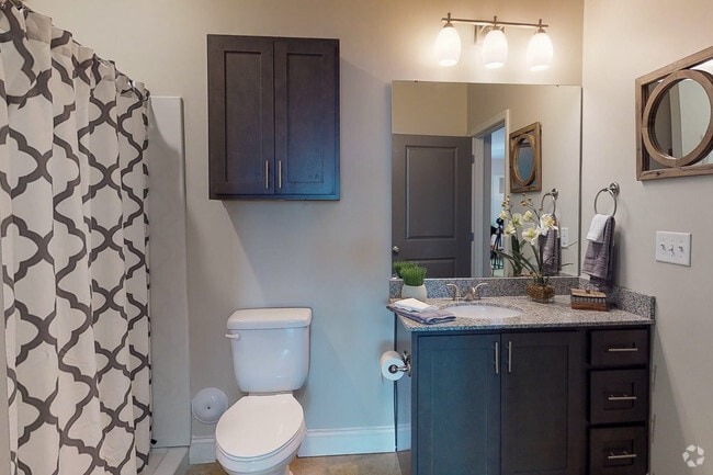 1BR, 1BA - 819 SF - SeaPath on 67th