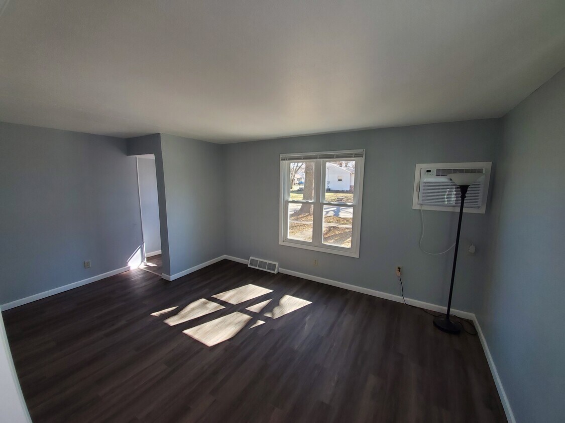 Building Photo - 504 8th Ave