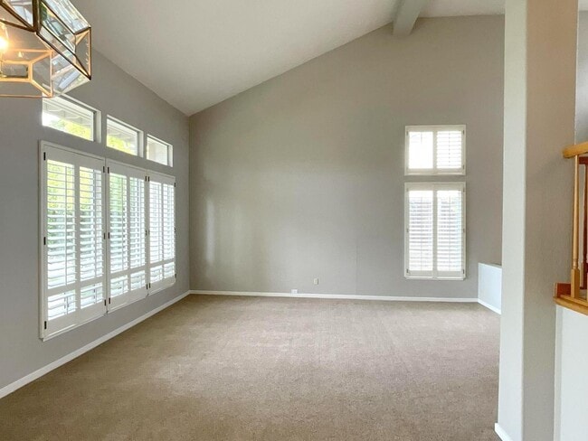 Building Photo - REDUCED ! Beautiful Vista Tassajara Two St...