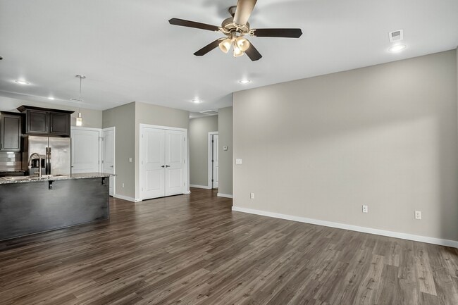 Building Photo - 3189 W Reese