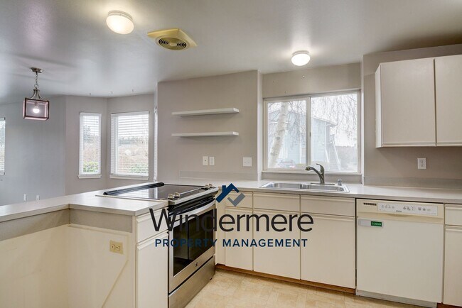 Foto del edificio - 2 bed 1.5 bath first level condo