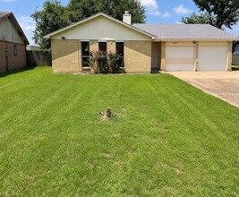 Building Photo - 8607 Sherrywood Dr