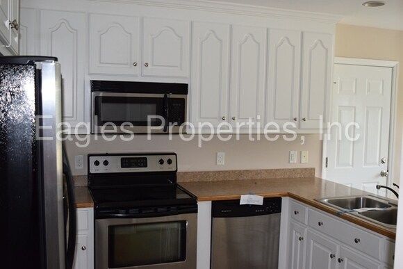 Building Photo - 105 Heron Pl