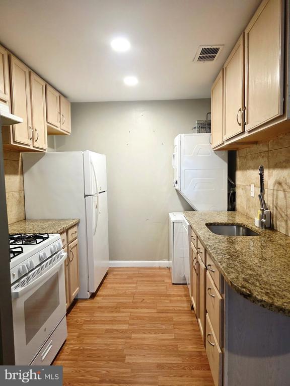 Foto del edificio - 2727 Rhawn St