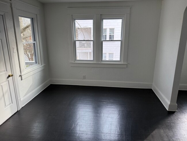 Building Photo - 1707 Holladay St