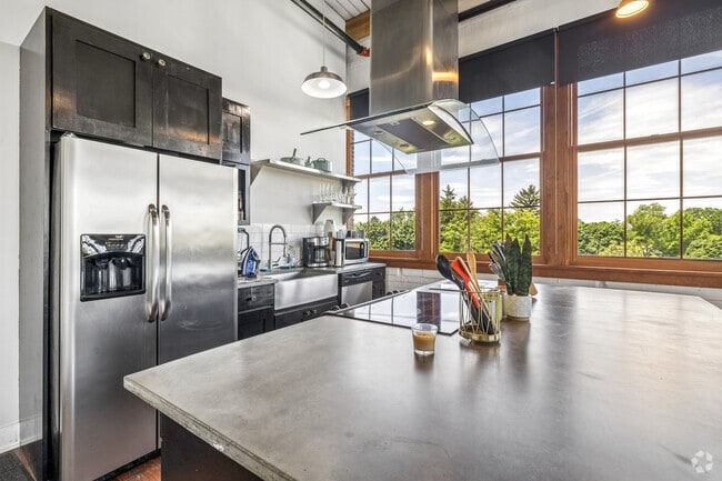 1BR, 1BA - 980SF - Kitchen - The Button Lofts