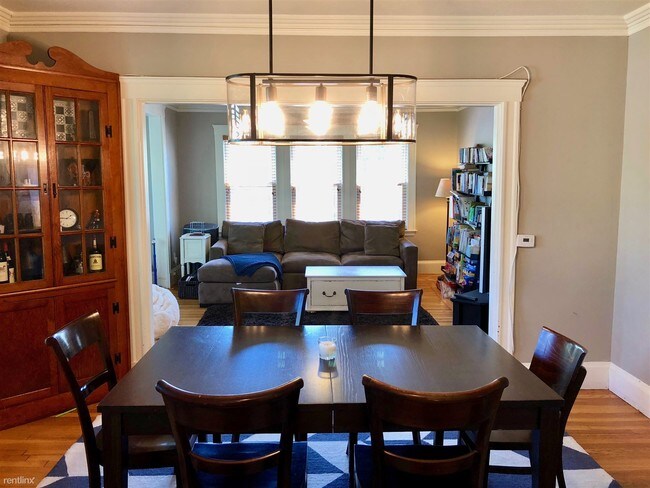 Building Photo - 3 br, 2 bath  - 372 Charles River Rd