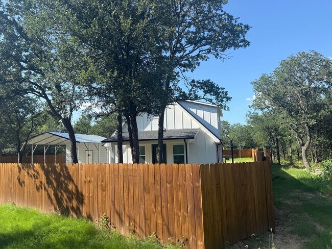 Building Photo - Charming 3BR House in Bridgeport
