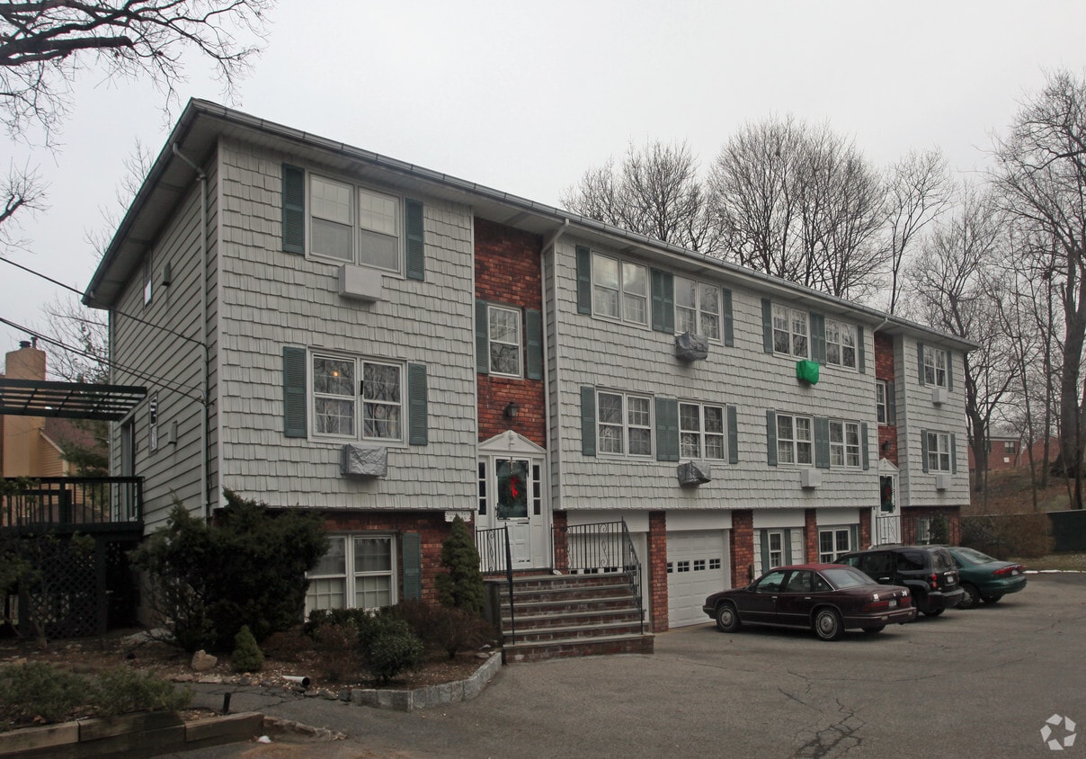 Primary Photo - 165 Beacon Hill Dr