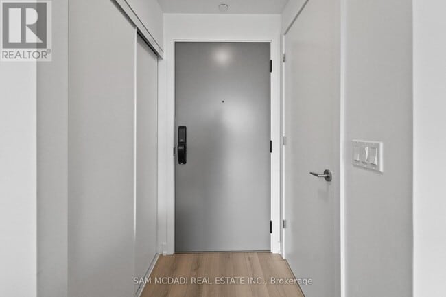 Photo du bâtiment - 3079 Trafalgar Rd