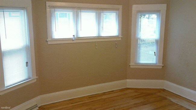 Building Photo - 4 br, 2 bath House - 4007 GIRARD AVE