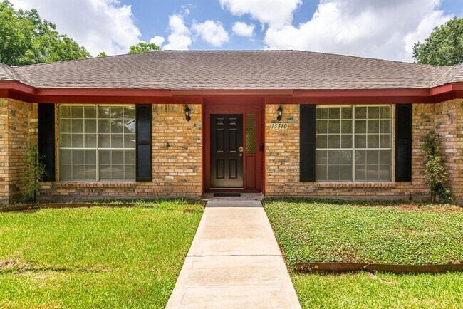 Building Photo - 15510 Baybrook Dr