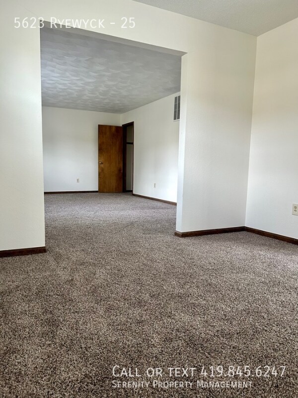 Building Photo - 5623 Ryewyck Dr