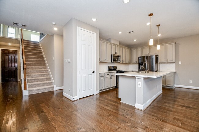 Foto del edificio - 8622 Cedar Plains Ln