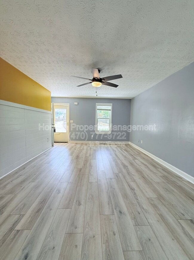 Building Photo - 9170 Horseshoe Bend