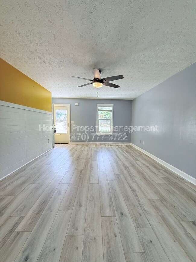 Foto del edificio - 9170 Horseshoe Bend