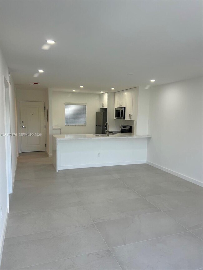 Building Photo - 7732 Camino Real