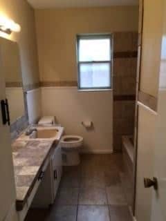 Building Photo - 2025 Marsalis Dr