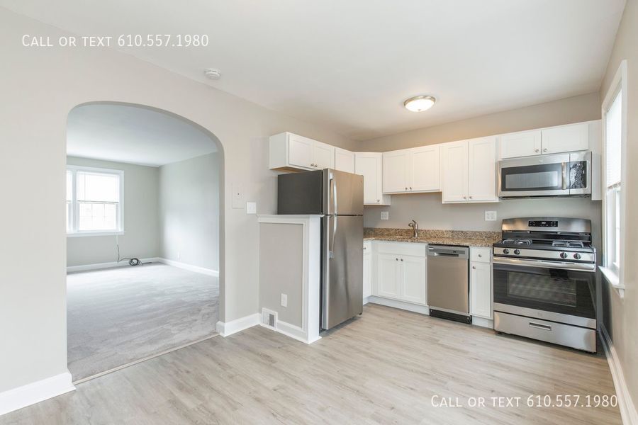 Primary Photo - Updated 2 Bedroom 1 Bath, second floor apa...