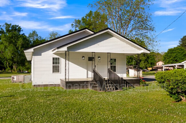 Building Photo - 315 S Railroad