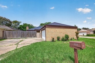 Building Photo - 2523 Creekway Cir