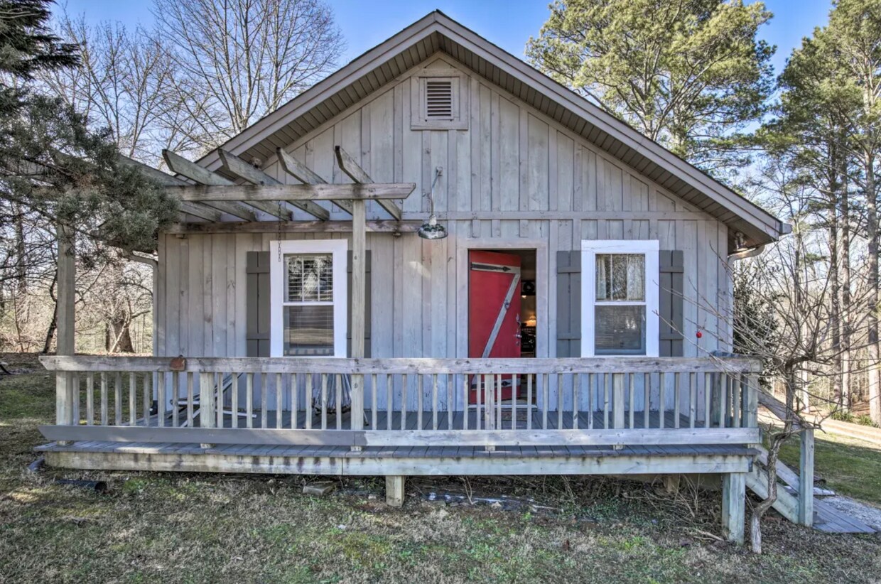 Front entrance and deck - 65 Old Flowers Rd