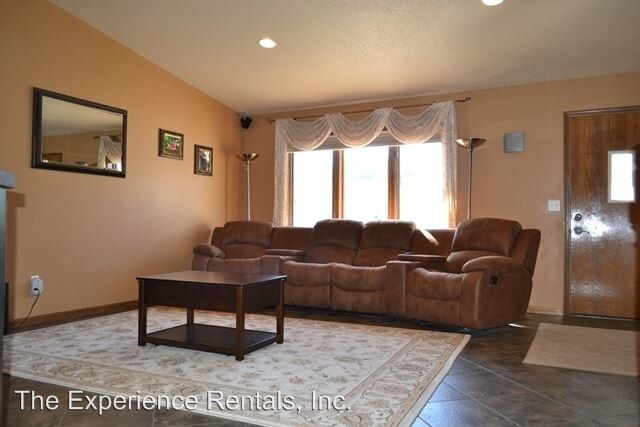 Foto del edificio - 3 br, 3 bath House - 5812 W 53rd Street