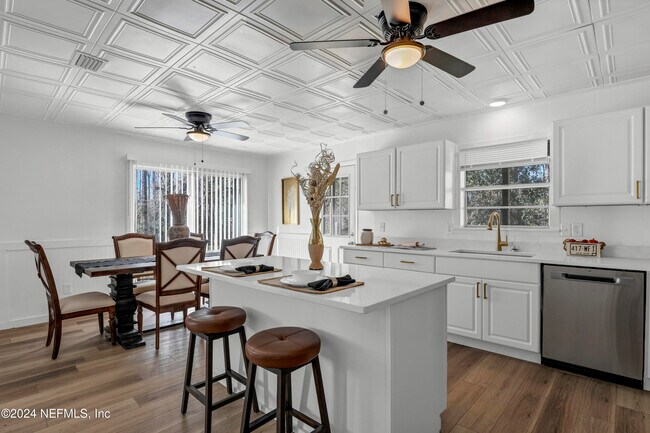 Foto del edificio - 54221 Cravey Rd