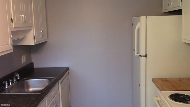 Building Photo - 2 br, 1 bath Apartment - 18281 Alpine Court
