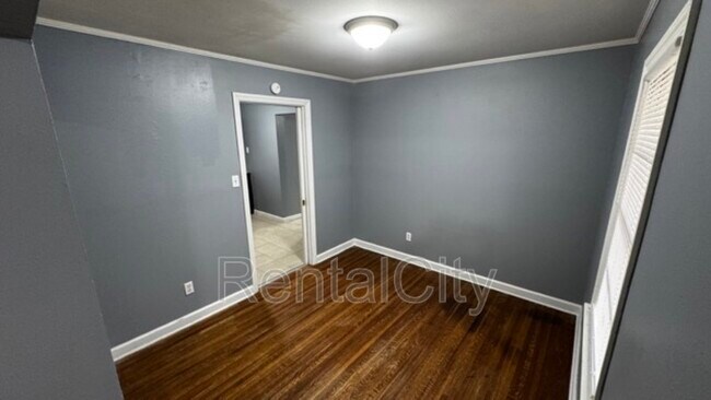 Foto del edificio - 1237 Dearing Rd