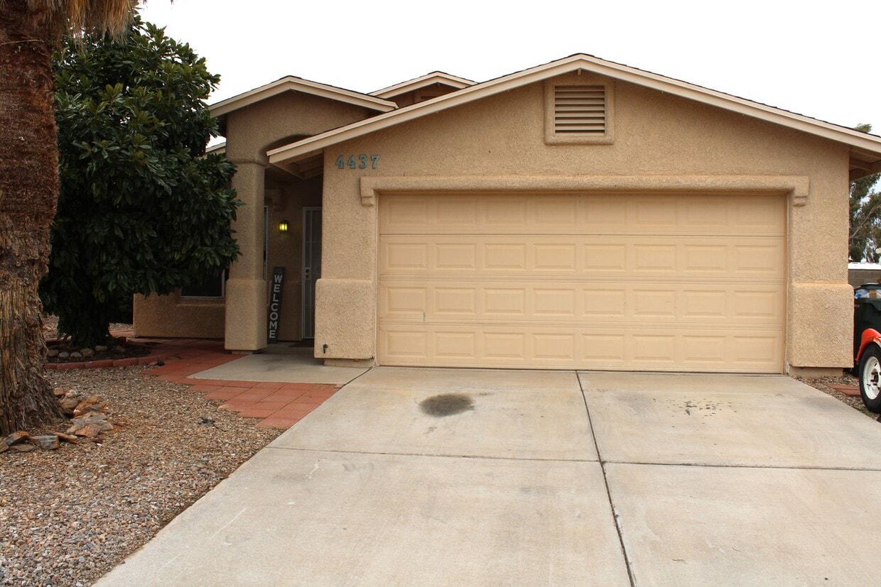 Primary Photo - Furnished Short Term Rental!!