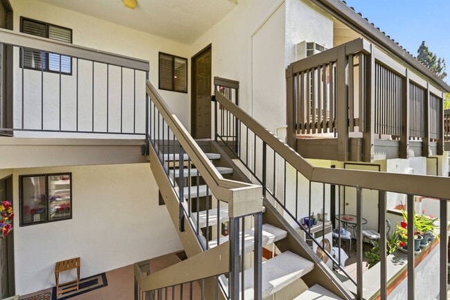 Building Photo - 713 San Conrado Terrace