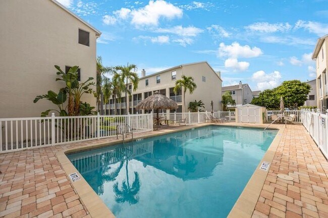 Building Photo - 1109 Pinellas Bayway S