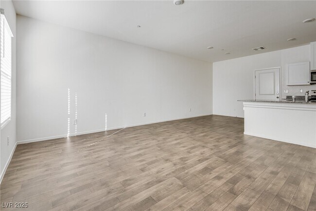 Foto del edificio - 7463 Mountain Ledge St