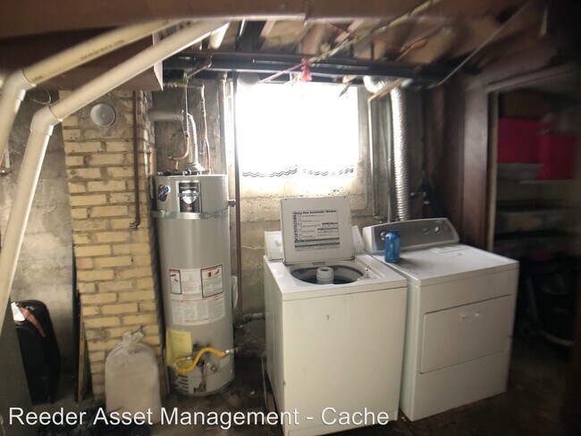 Building Photo - 44 E 600 N