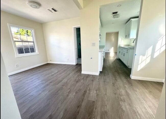 Foto del edificio - 7015 De Celis Pl