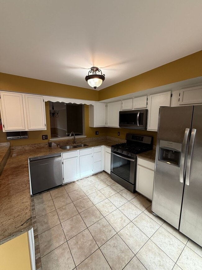 Building Photo - 4221 Devonwood Way