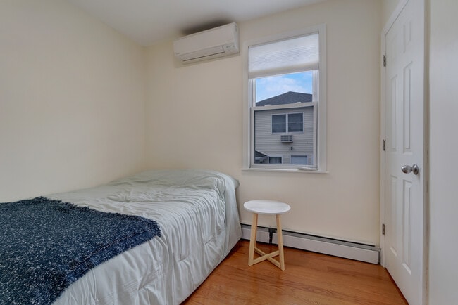 Foto del edificio - 6940 Gouverneur Ave